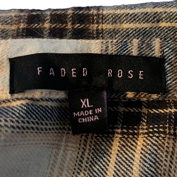 FADED ROSE CROP BROWN BEIGE & BLACK LONG SLEEVE BUTTON DOWN FLANNEL SIZE XL - Picture 16 of 17